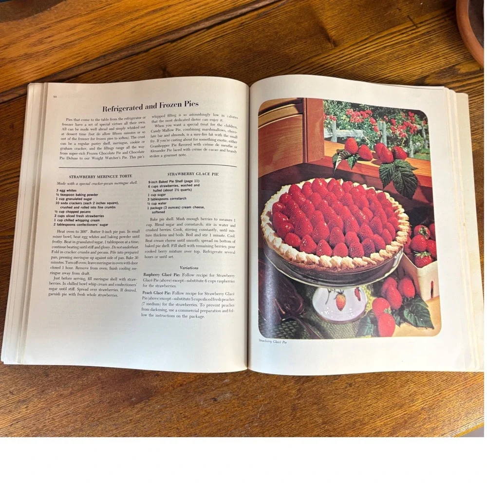 Vintage Betty Crocker Pie and Pastry Cookbook 1968 Softcover